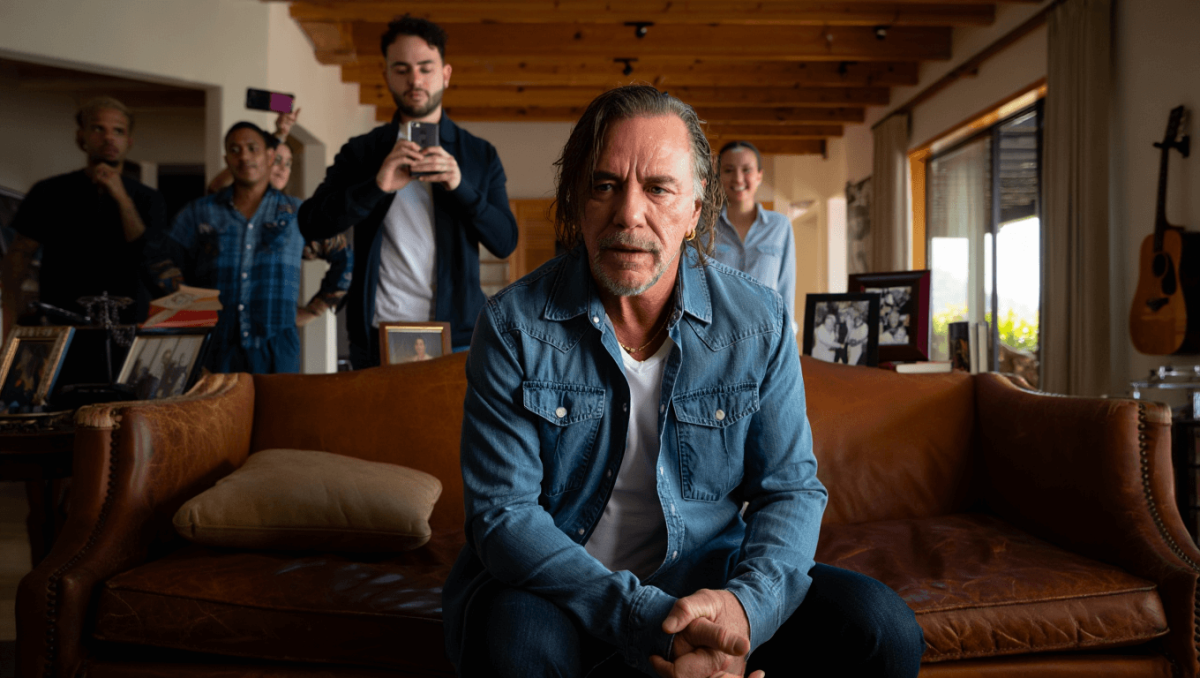 Mickey Rourke, l'attore rischio lo sfratto: al via una campagna per raccogliere soldi per pagare l'affitto