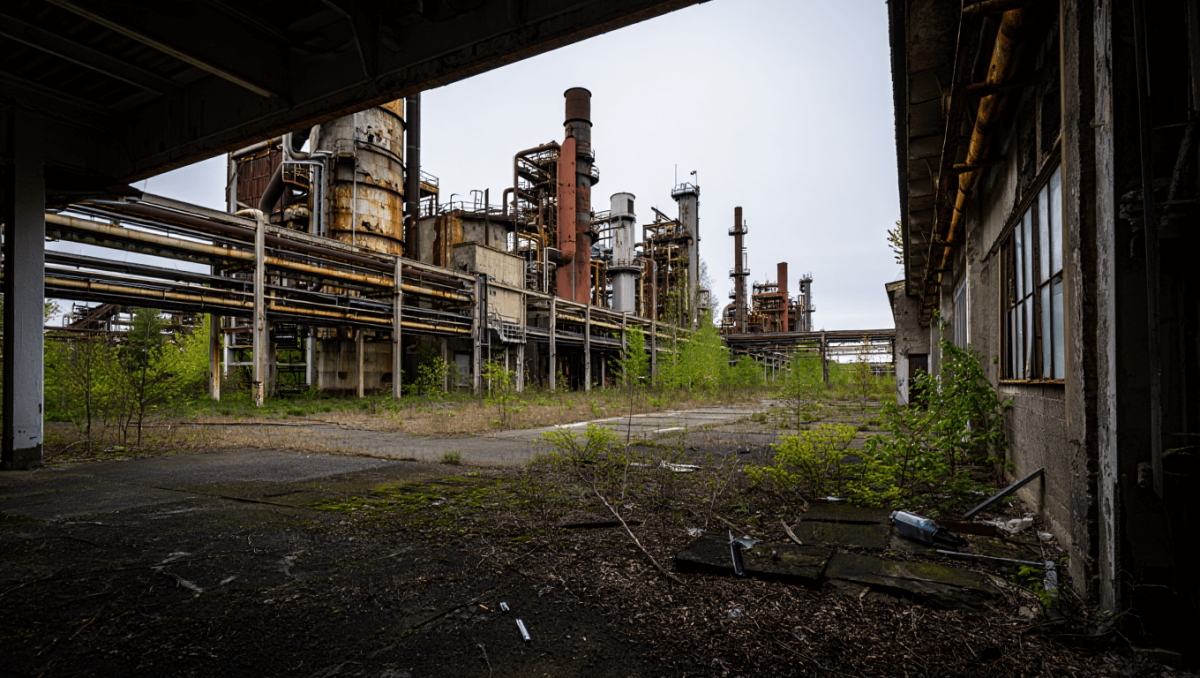 Pfas nell’aria: “Da sola l’ex Solvay ha emesso in 16 anni più della metà dell’inquinamento italiano da gas fluorurati”