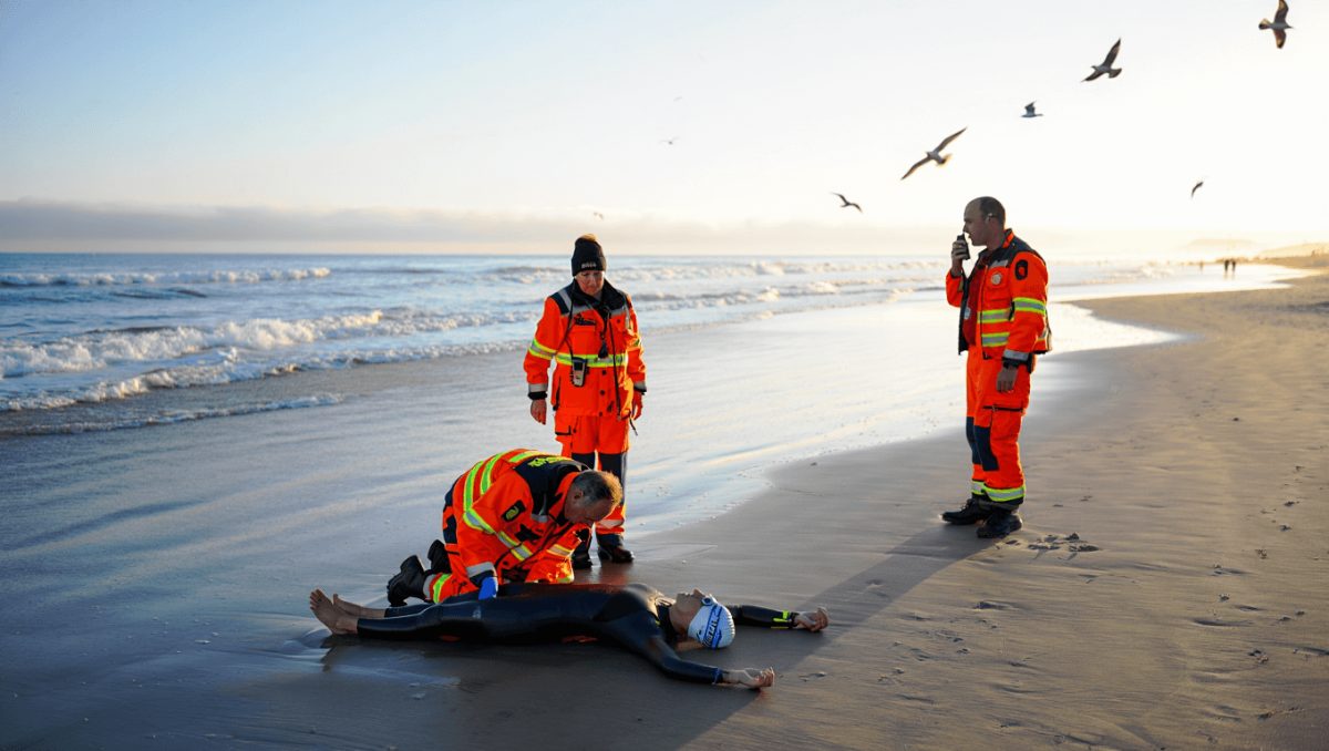 Tragedia negli Stati Uniti: triatleta americana dilaniata da uno squalo in California
