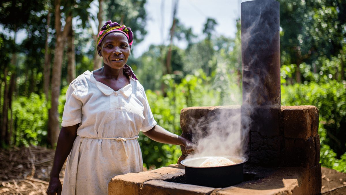 “Siamo stufe”: la rivoluzione nelle cucine della Sierra Leone contro la deforestazione