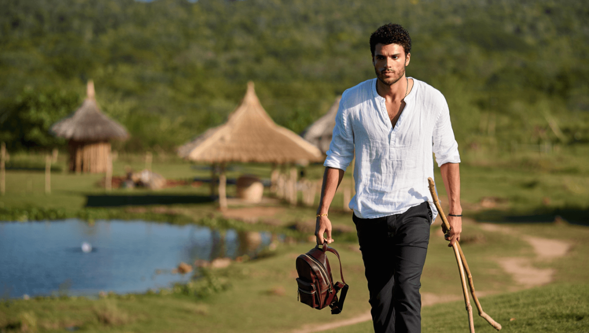 Martina Colombari, il figlio Achille Costacurta scappa dal ritiro spirituale in India