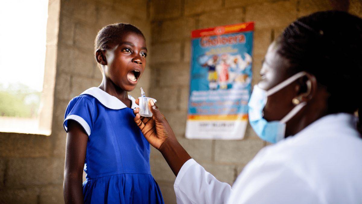 Vaccinazioni per il colera, ricominciano con 20 milioni di dosi: s’inizia con il Mozambico