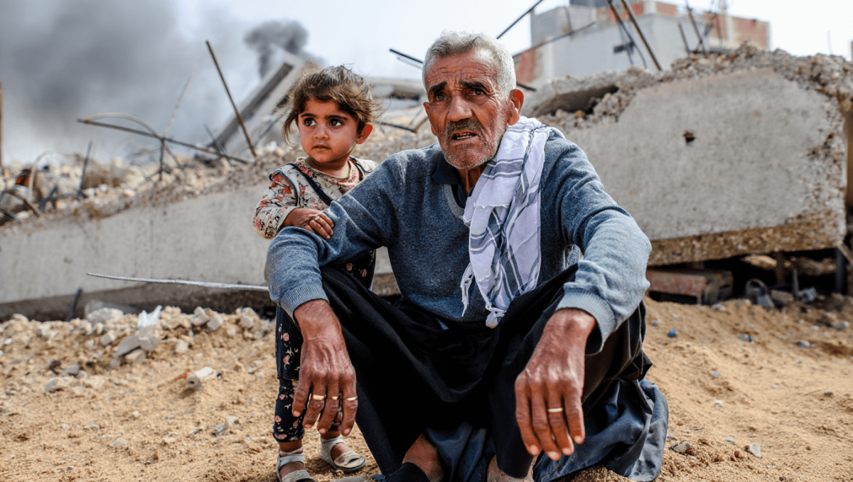 Gaza, invisibili ma in bella vista: la crisi drammatica che stanno affrontando gli anziani