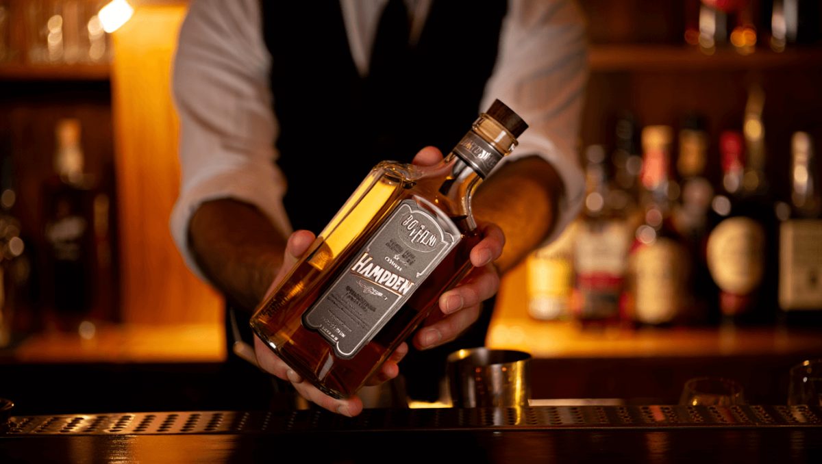 Hampden 15, un rasta-rum in smoking