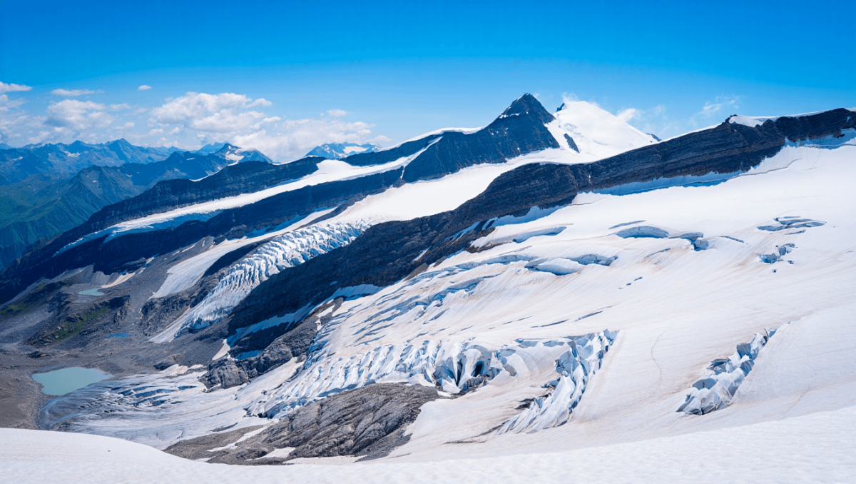 Gli inquinanti eterni sul Monte Rosa. Greenpeace: “La crisi climatica alimenta i rischi di diffusione nelle fonti di acqua dolce”