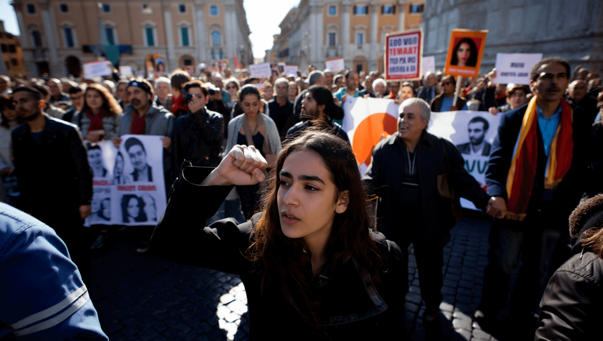 Iran, l’organo che aggrega le ONG italiane scende in piazza: il governo vada oltre le dichiarazioni