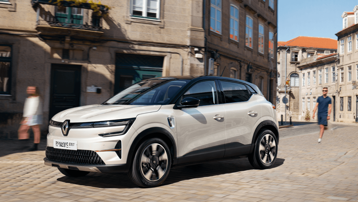 Renault 4 E-Tech: l’icona che torna elettrica con più spazio, più tecnologia ma lo stesso spirito pratico