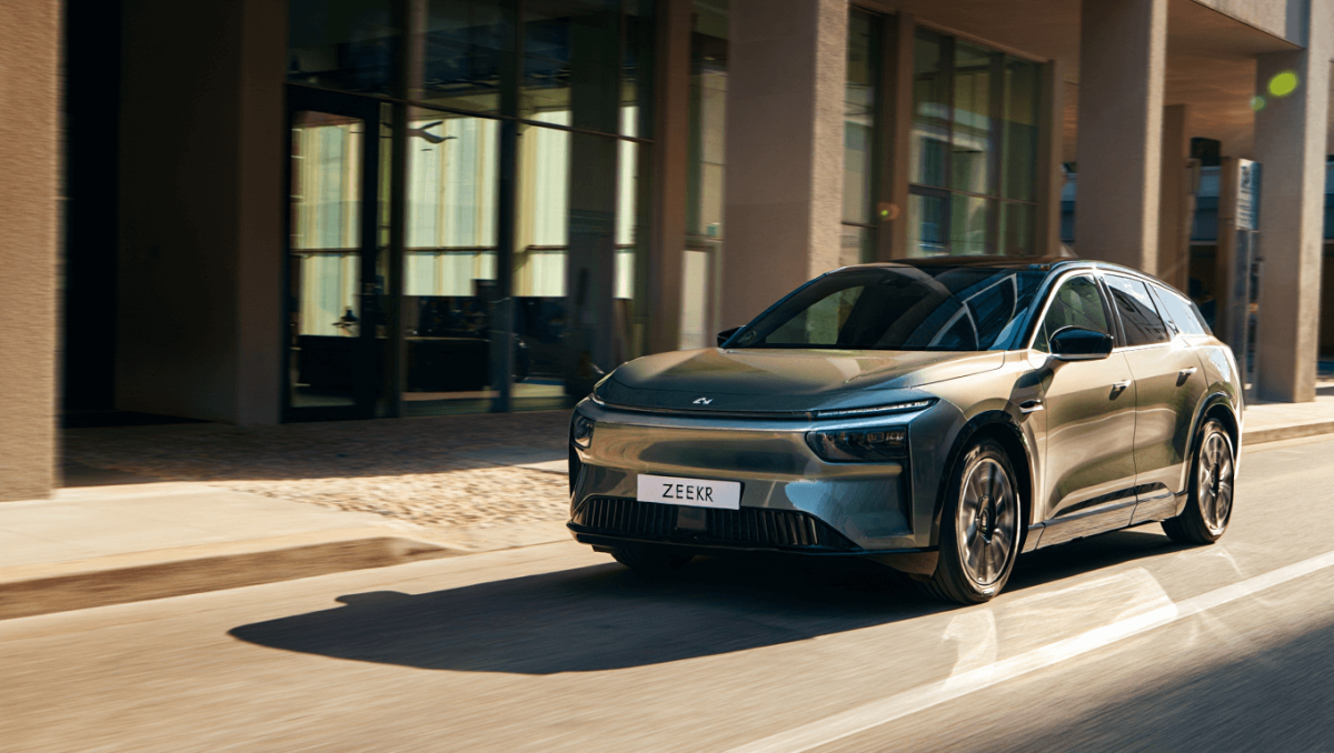 Zeekr arriva in Italia: il nuovo premium elettrico cinese (con design svedese) apre gli ordini