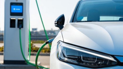 BYD lancia Blade Battery 2.0 e Flash Charging per ricarica più veloce e duratura