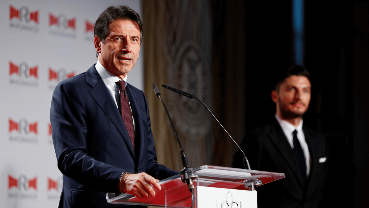 Carlo Conti spiazza: «Al Festival di Sanremo 2027 potrei esserci di nuovo io, lo dirò stasera». Ospite della finale Gino Cecchettin