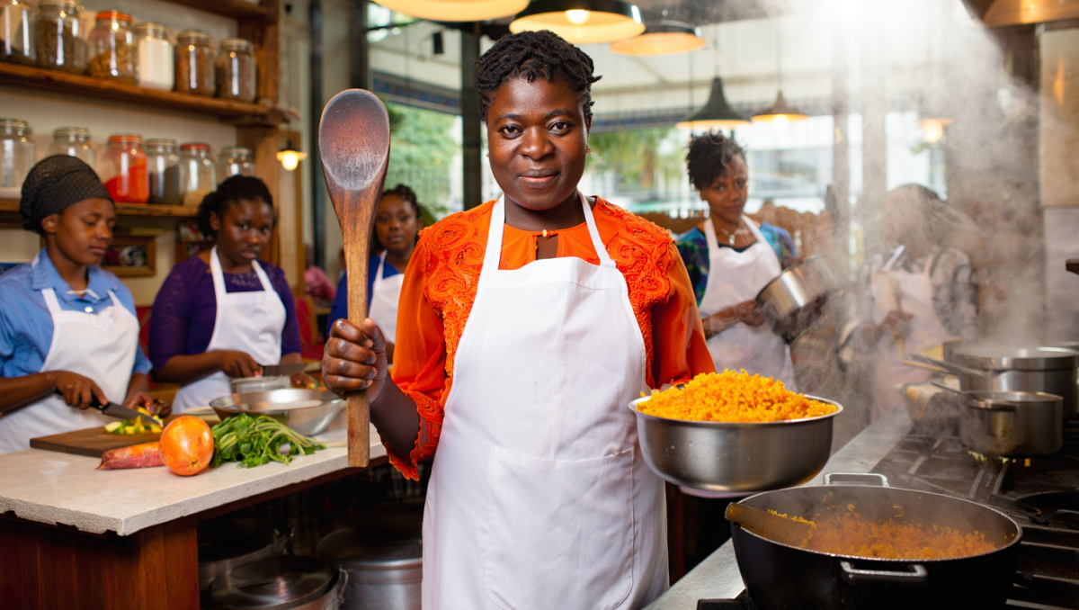 Cucina decoloniale a Torino, dove le “jigeenyi” del quartiere si riscoprono chef