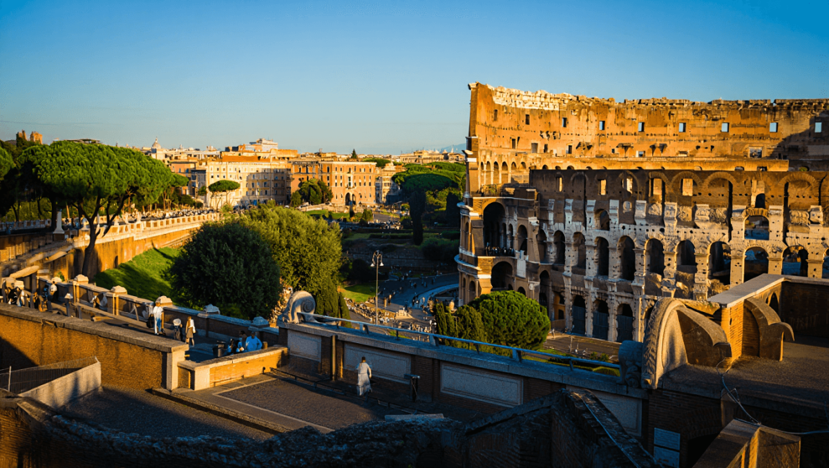 Dopo 13 anni riapre il belvedere dei Fori Imperiali, una splendida terrazza vista Colosseo