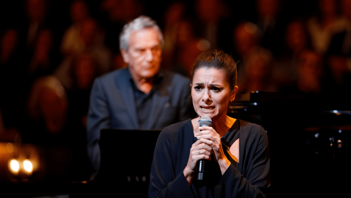 Laura Pausini: «Mi piace quando i musicisti ringraziano altri musicisti». La frecciata a Gianluca Grignani sul palco con Gaetano Curreri