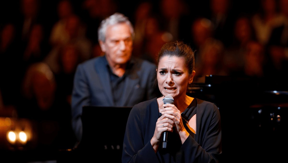 Laura Pausini: «Mi piace quando i musicisti ringraziano altri musicisti». La frecciata a Gianluca Grignani sul palco con Gaetano Curreri