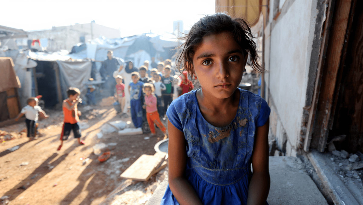 Libano, più di 125mila persone hanno per ora attraversato il confine siriano: la metà sono bambini