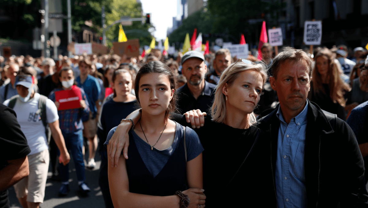 Montesacro, al corteo antifa anche i genitori dell'attivista Maja T.: "Sorpresi dalla solidarietà ricevuta"