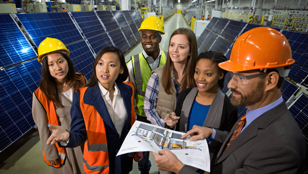 L’indagine sulle quote rosa e l’industria delle rinnovabili: “Ambiente inclusivo, ma la presenza femminile è bassa”