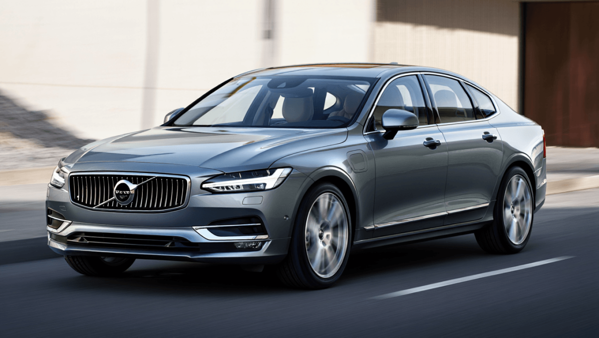 Volvo ES90, la nuova ammiraglia elettrica tra comfort, tecnologia e ricarica rapida