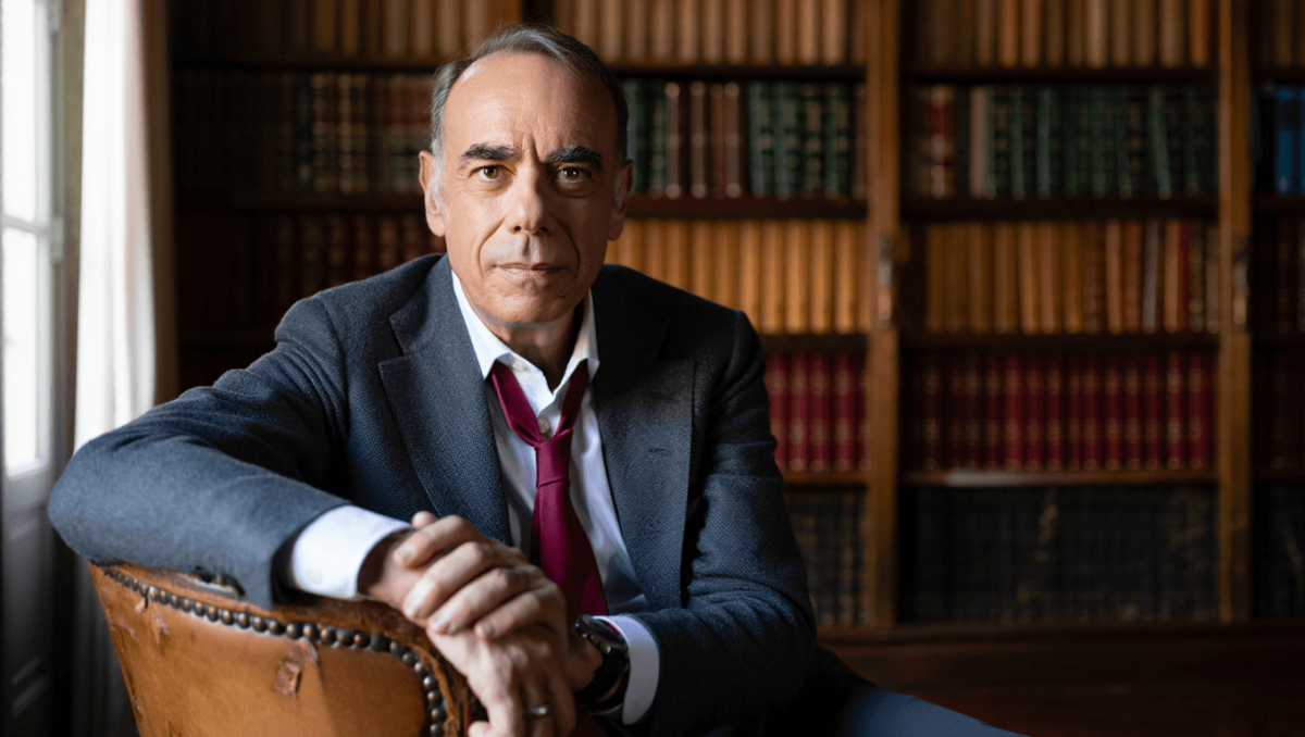 Enrico Vanzina: «Al primo ballo capii che mia moglie era quella giusta. Guido Nicheli parlava davvero così. Carol Alt? Mi chiese di comprarle degli stivali»