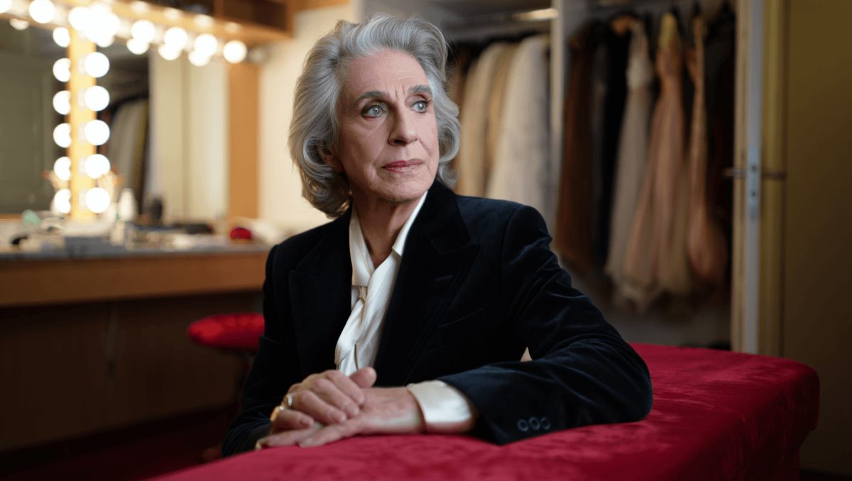 Fiordaliso: «Sanremo? Non vado a fare la parruccona. A 70 anni ho paura del tempo. Della mia vita cambierei gli uomini, terribili»