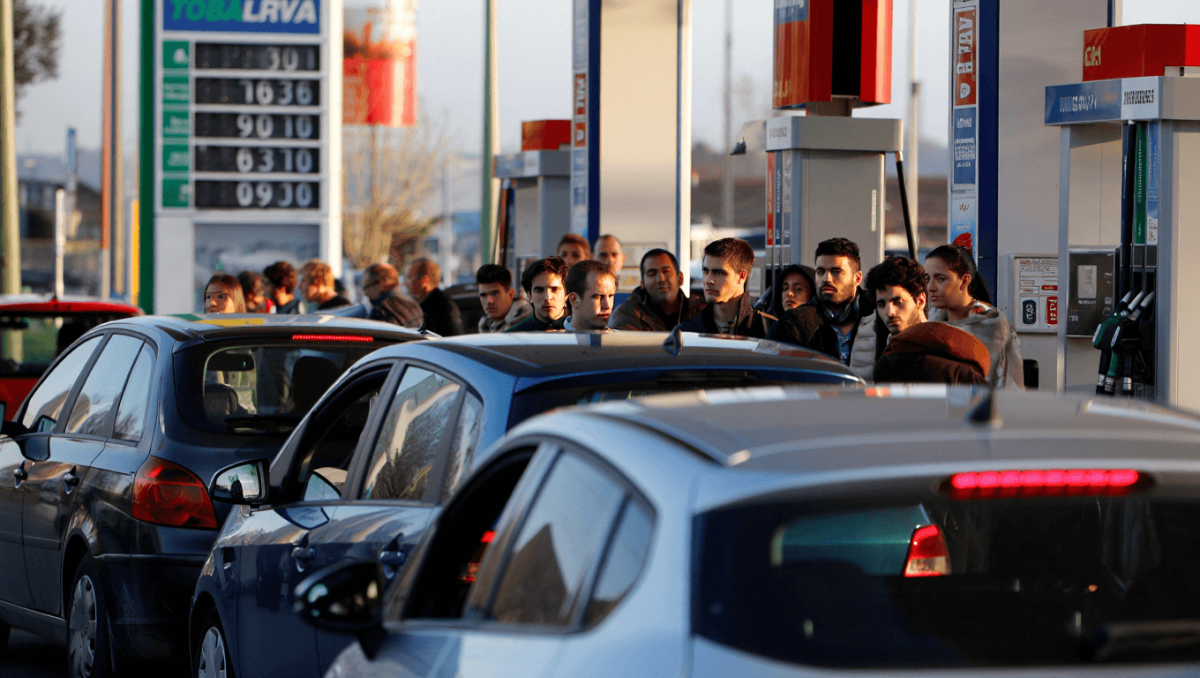 Gasolio esaurito a Roma, ecco cosa succede: la mappa dei distributori più economici