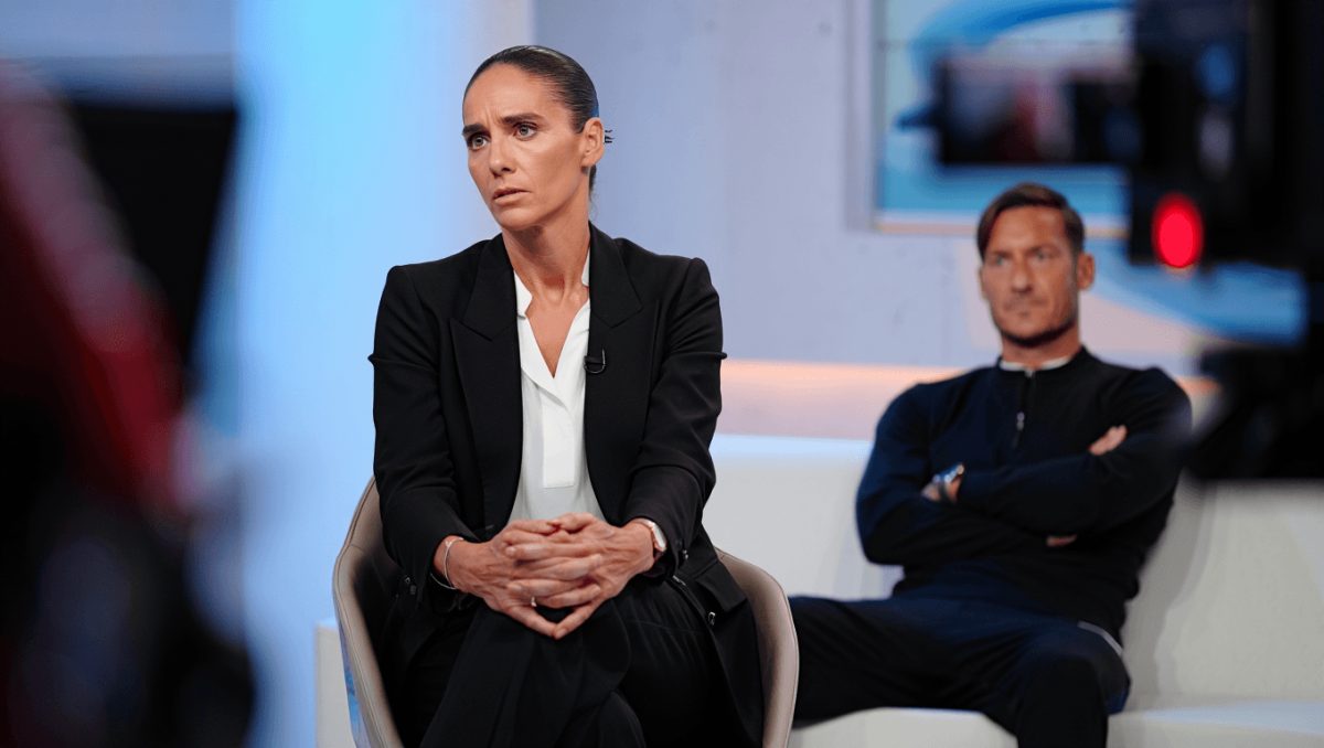 Ilary Blasi, parole scomode su Totti in diretta tv. Cala il gelo al Grande Fratello Vip