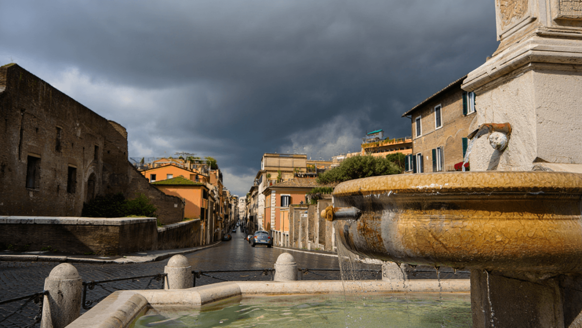 Meteo a Roma: da mercoledì arrivano pioggia e freddo. Le previsioni fino a domenica