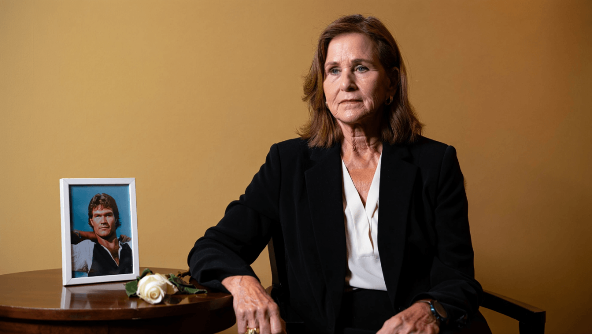 La vedova di Patrick Swayze rompe il silenzio: “Non se n’è mai andato”