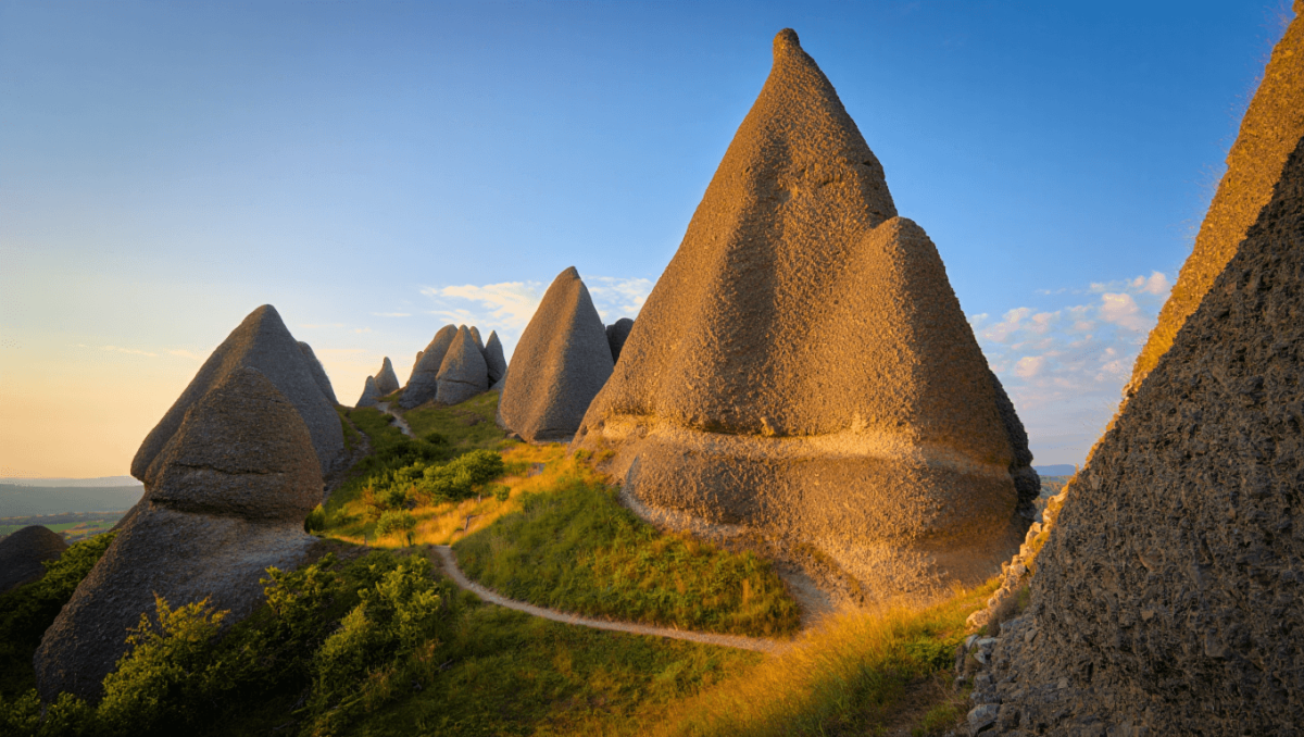 Lo spettacolare equilibrio delle piramidi di Segonzano, scolpite dal tempo