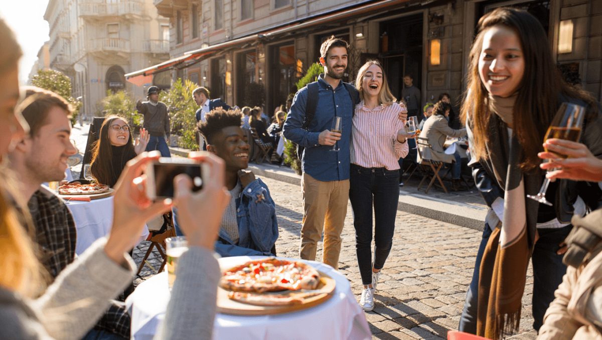 Pizze, salotti e bocciofile: la primavera della rinascita