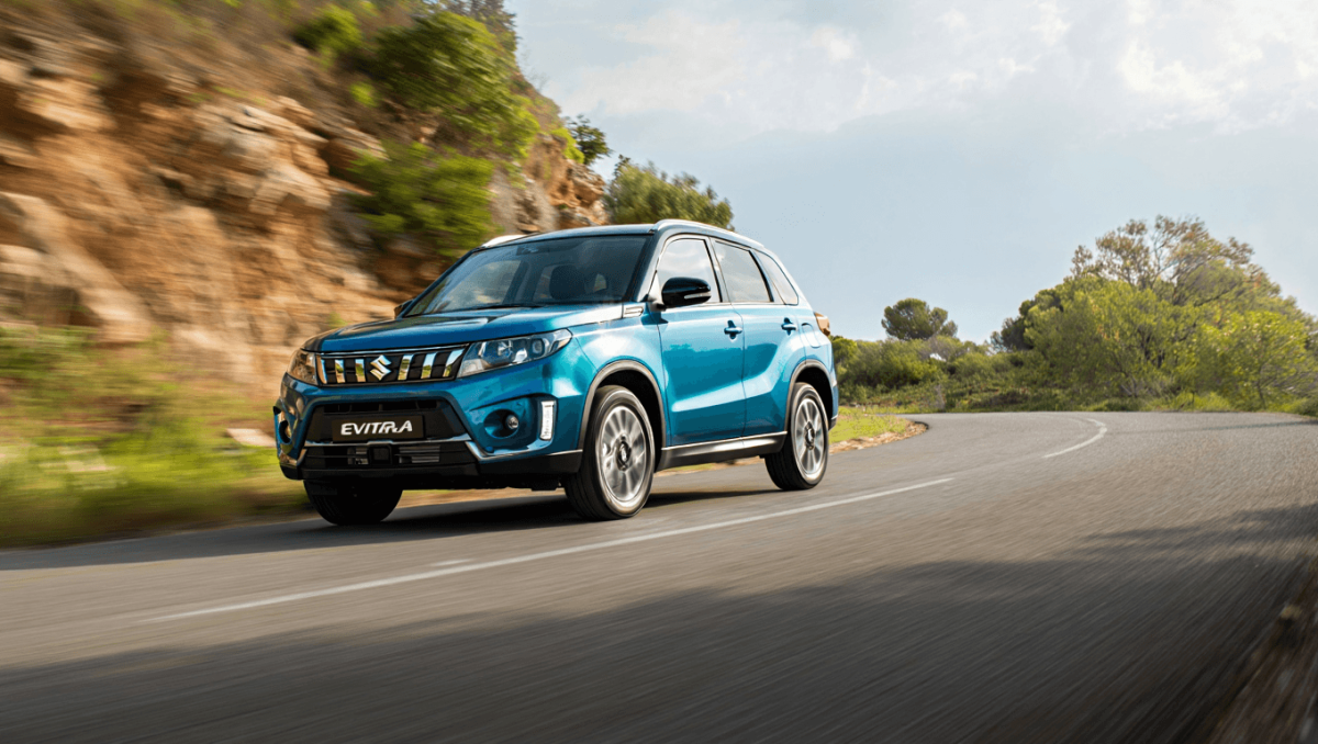 eVitara, l’esordio di Suzuki nel 100% elettrico. Il suv con due anime, urbana e da fuoristrada