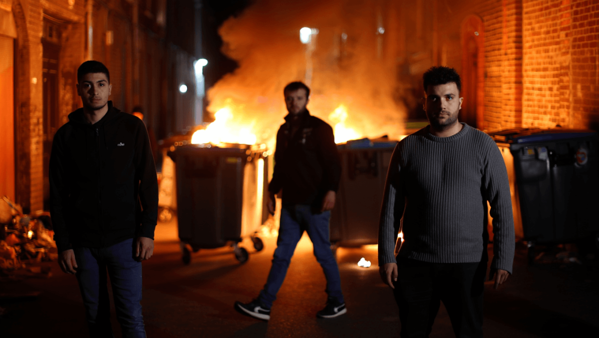 Immortalati dalla control room mentre appiccano incendi nella Terra dei fuochi: tre arresti