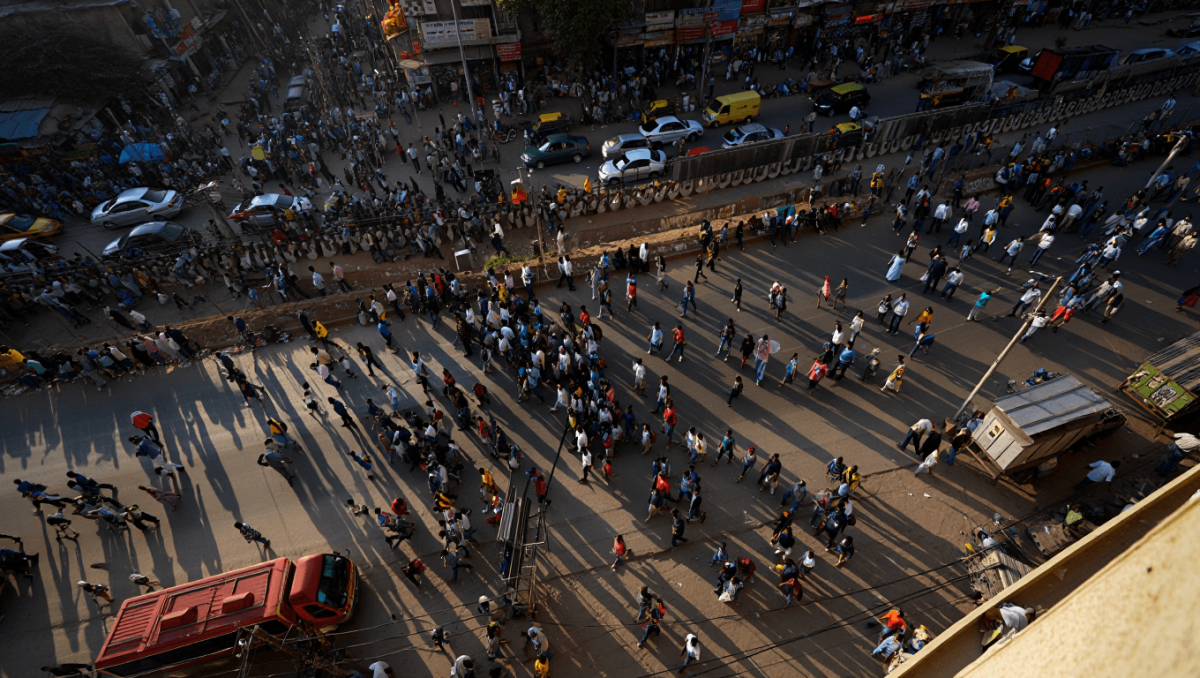 “La Terra è al limite e potrebbe non sostenerci più”, lo studio che certifica che la capacità è pari a 2,5 miliardi di persone