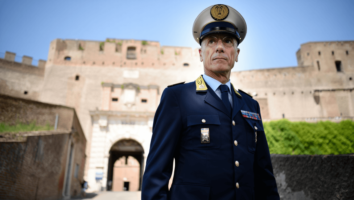 Il generale della Guardia di finanza: "Il Forte Prenestino? Un esempio mirabile di spontaneismo"