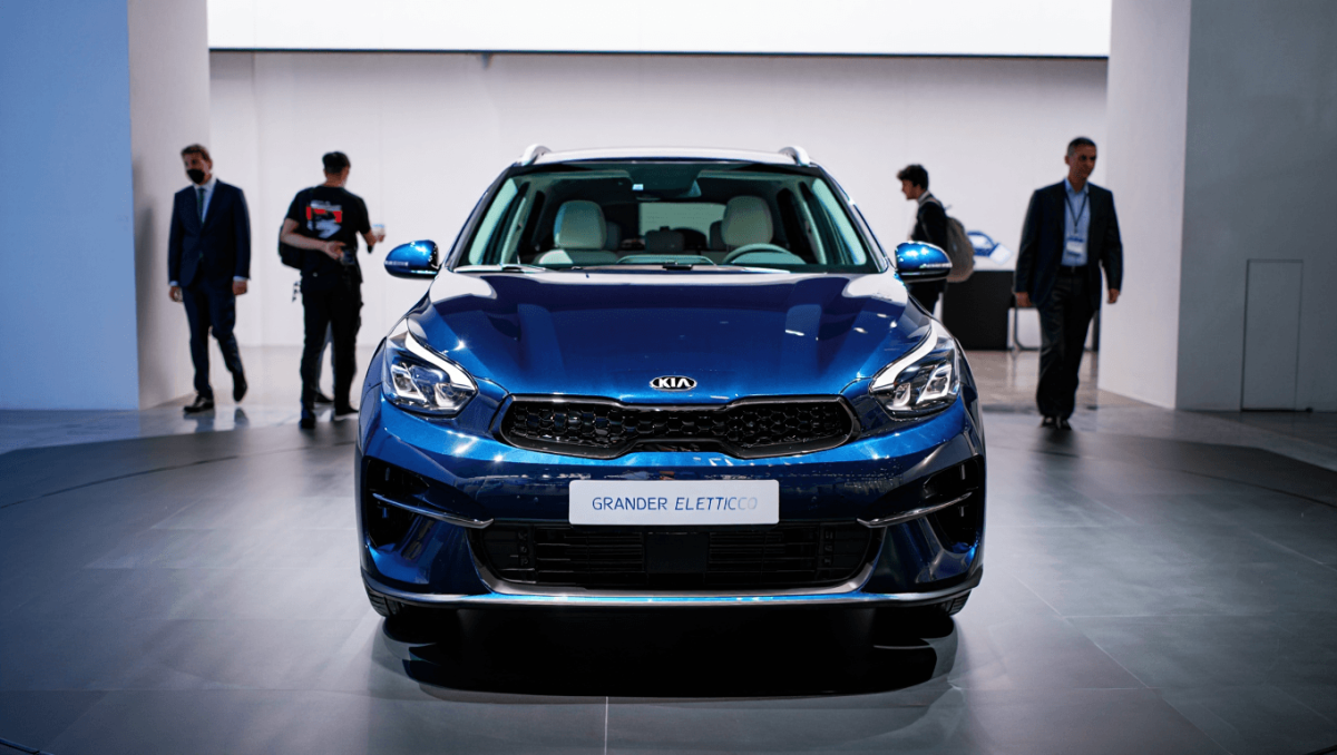 Kia ridisegna il Grand Tourer: a Milano la mobilità elettrica diventa esperienza immersiva