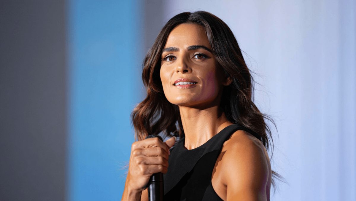 Ambra Angiolini torna a cantare, il nuovo brano conquista i fan