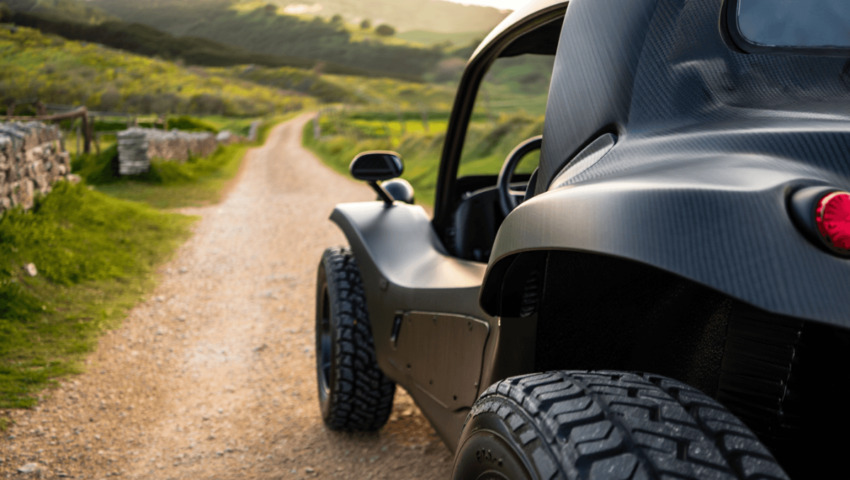 Altro che SUV: la nuova ribelle italiana nasce in carbonio