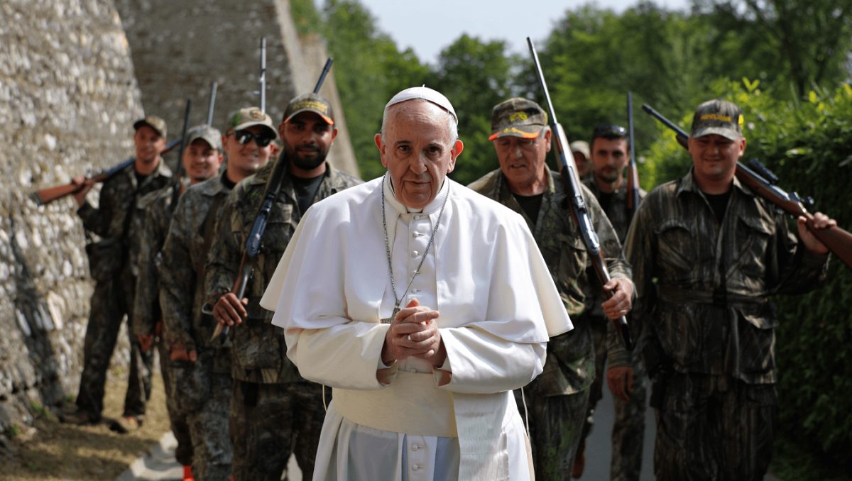 Caccia, il Senato discute il ddl che dà più libertà di sparare. E il Papa risponde alla Lipu: “Tema di grande rilevanza. Promuovere la tutela del creato”