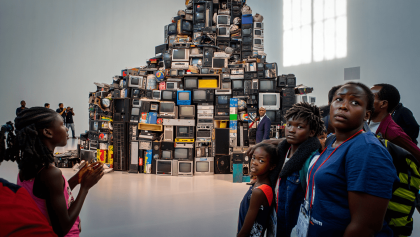 Biennale di Venezia: la crisi climatica e i costi dei popoli poveri nel settore della Sierra Leone