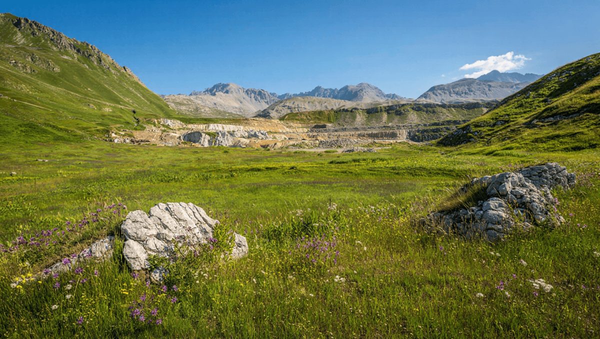 Alpi Apuane, stop alla riapertura della cava Cresta degli Amari: “Le aree rinaturalizzate non si toccano”