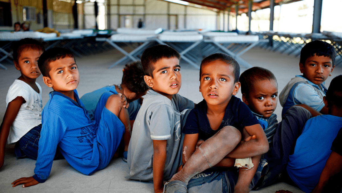 Bambini, nascosti in piena vista: “Un sistema di accoglienza non pensato per loro”