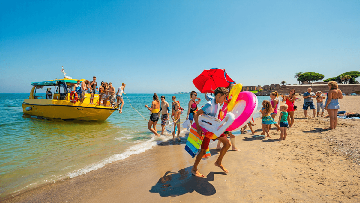 Tutti al mare con la navetta. Ecco come raggiungere Ostia lasciando a casa l'automobile