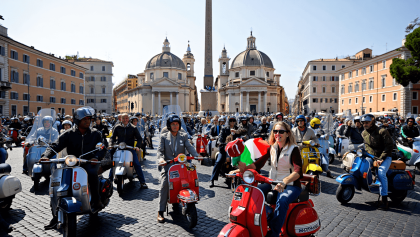 A Roma sfilata di 25mila Vespa da 67 Paesi, celebrazione per gli 80 anni
