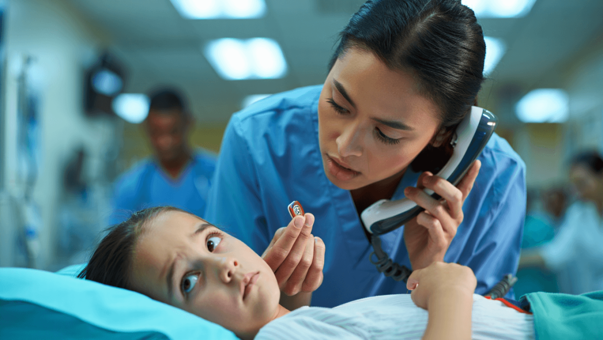 Boom di bambini in pronto soccorso per aver ingerito batterie a bottone: "Casi triplicati in un anno"