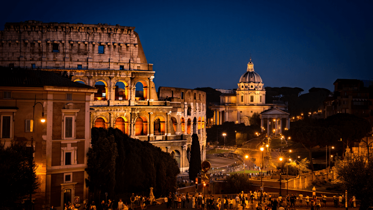 Roma apre i suoi monumenti di notte: Colosseo, Pantheon e musei con visite serali ad agosto